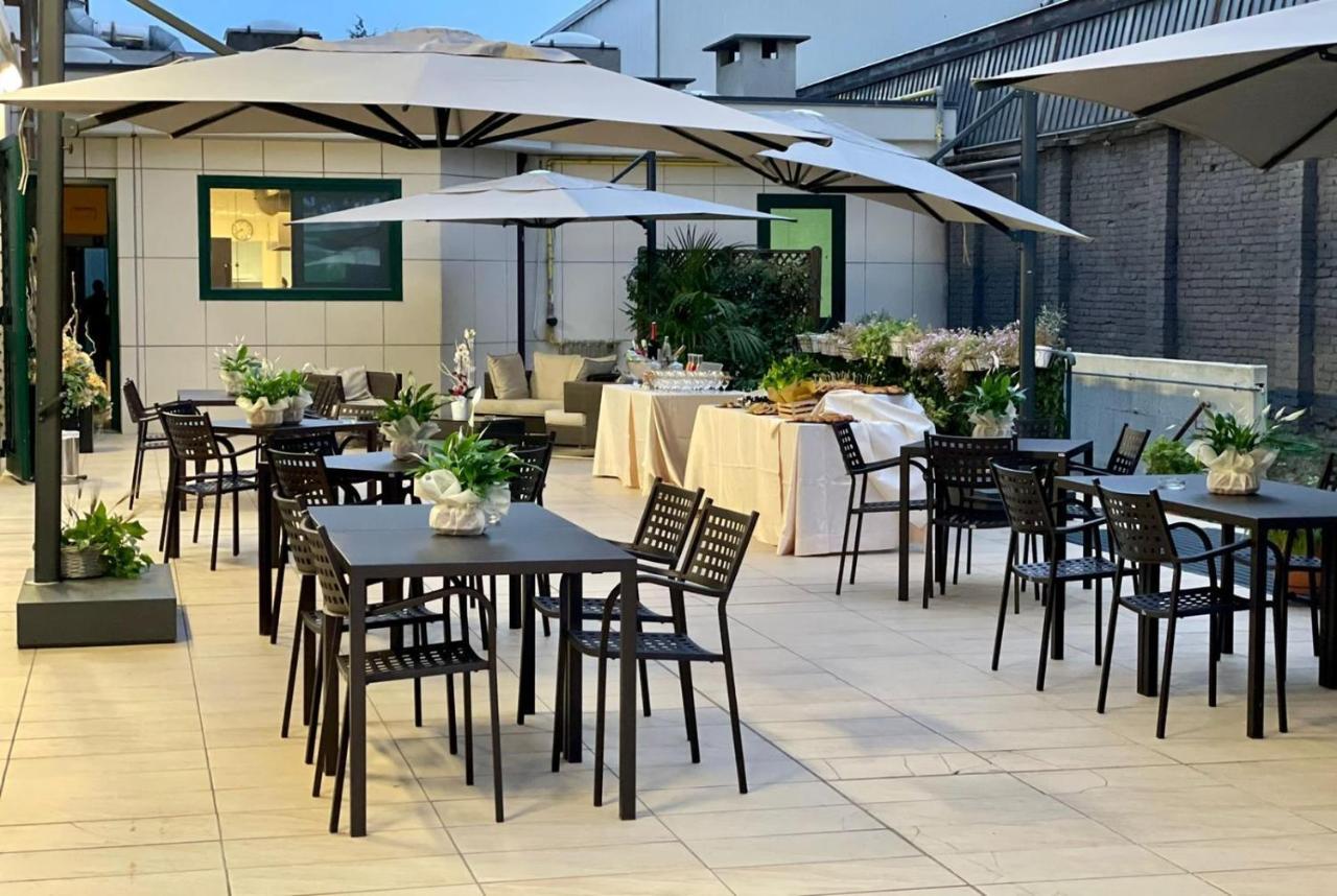 Hotel Parisi Nichelino Kültér fotó