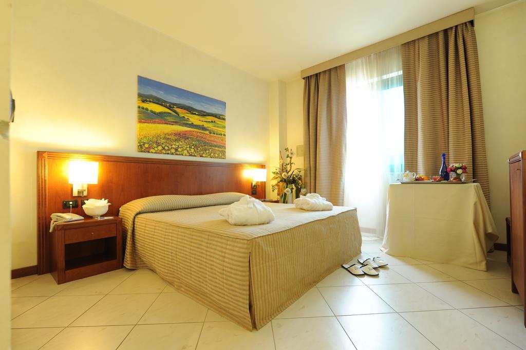 Hotel Parisi Nichelino Kültér fotó