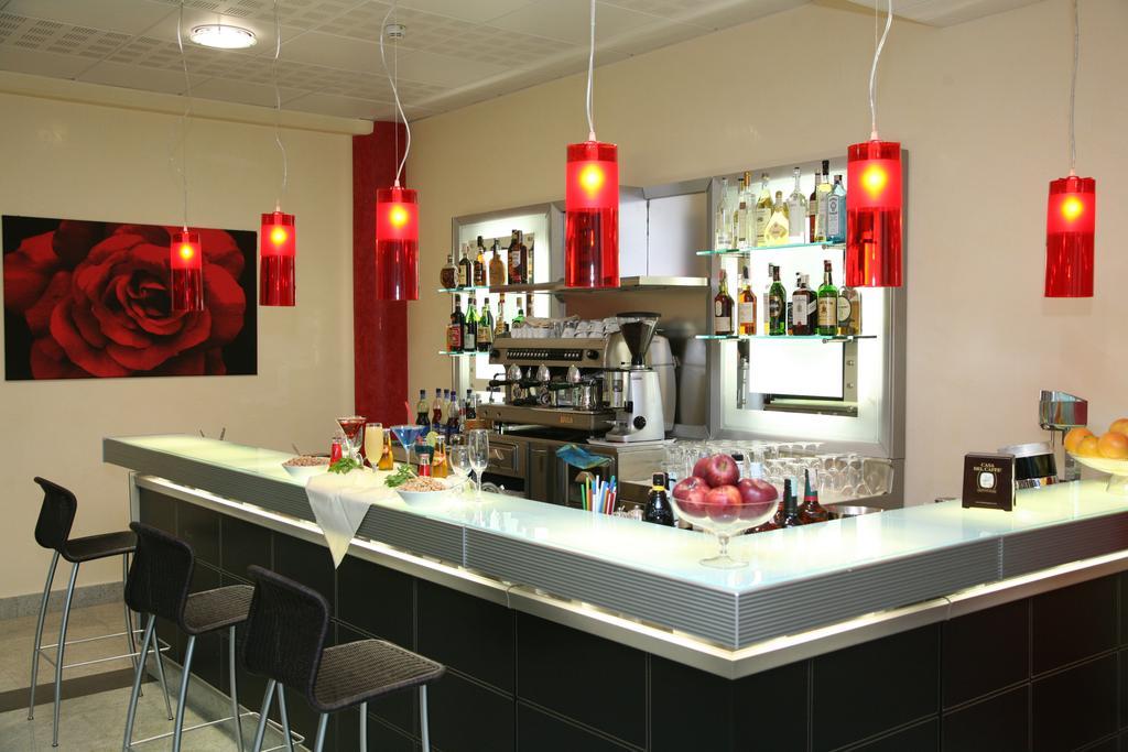 Hotel Parisi Nichelino Kültér fotó