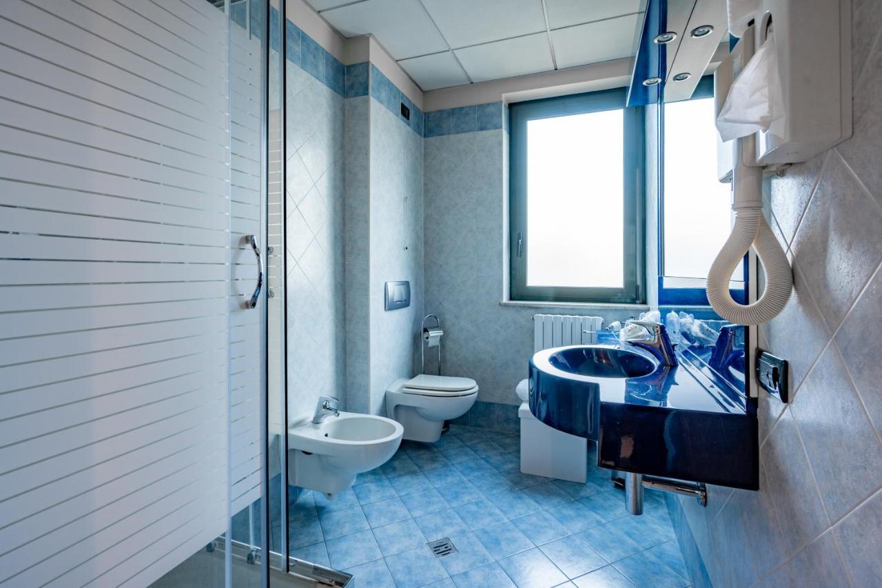 Hotel Parisi Nichelino Kültér fotó