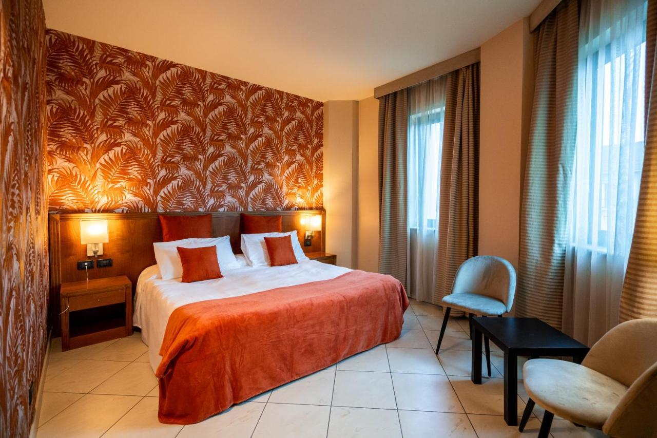 Hotel Parisi Nichelino Kültér fotó