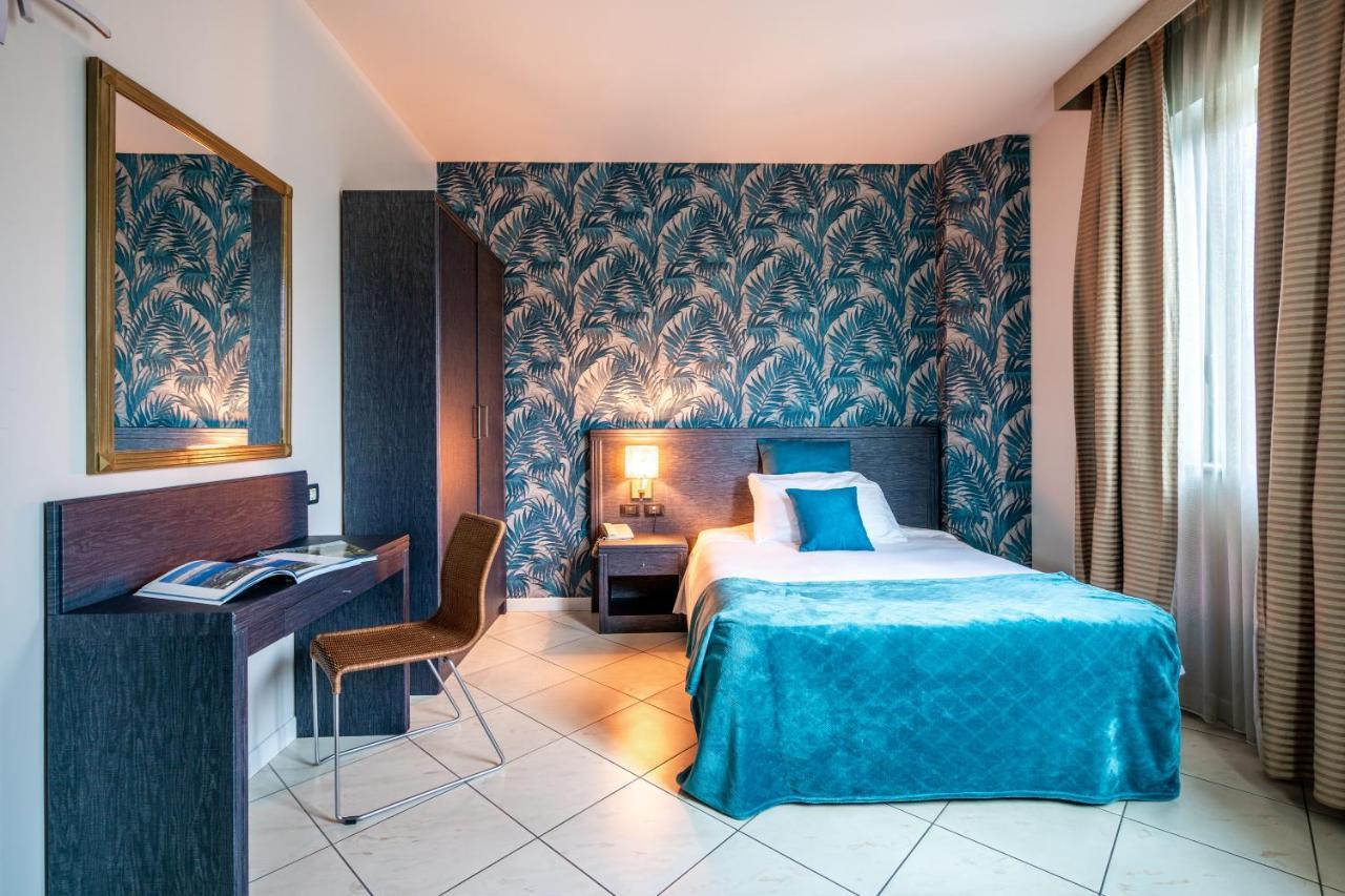 Hotel Parisi Nichelino Kültér fotó