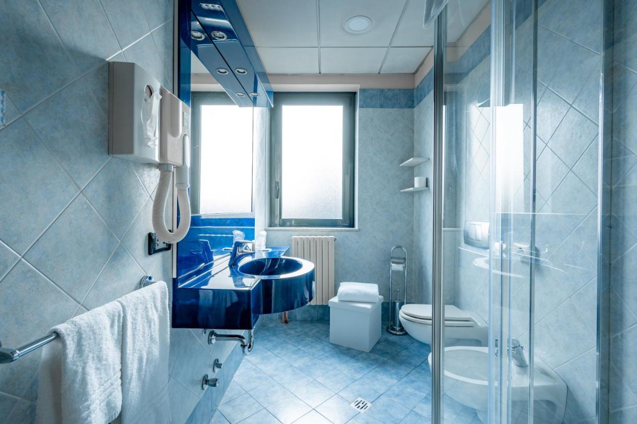 Hotel Parisi Nichelino Kültér fotó