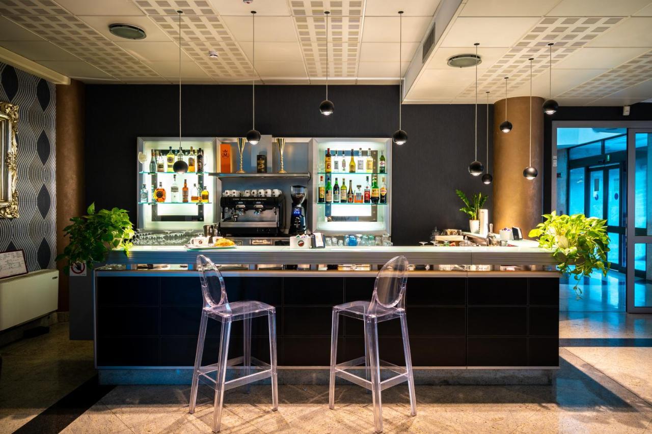 Hotel Parisi Nichelino Kültér fotó