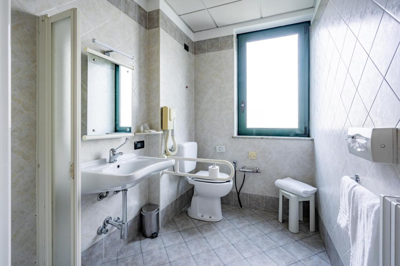 Hotel Parisi Nichelino Kültér fotó