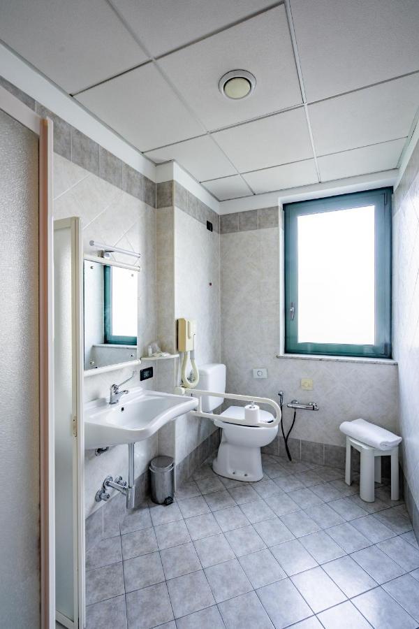 Hotel Parisi Nichelino Kültér fotó