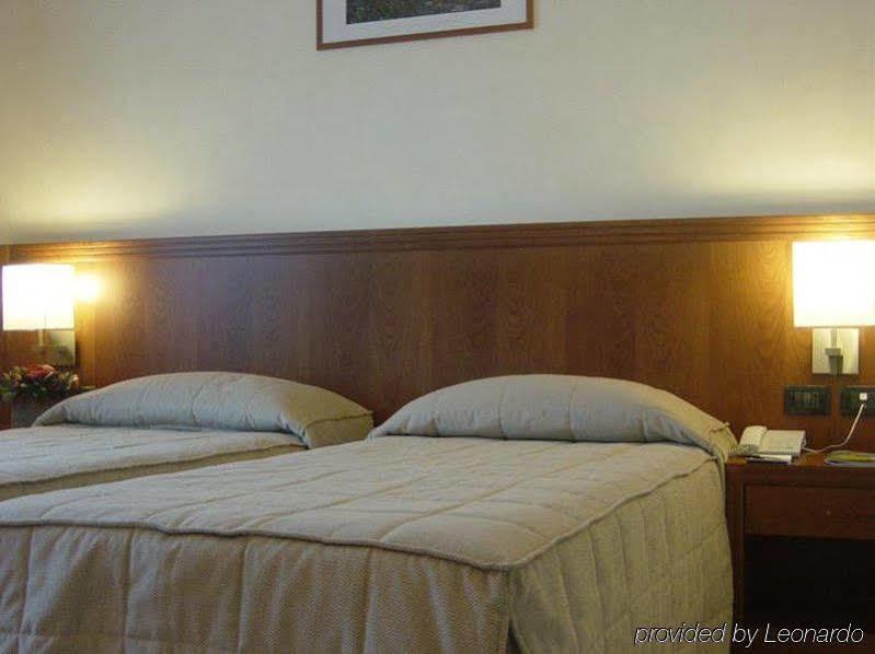 Hotel Parisi Nichelino Kültér fotó